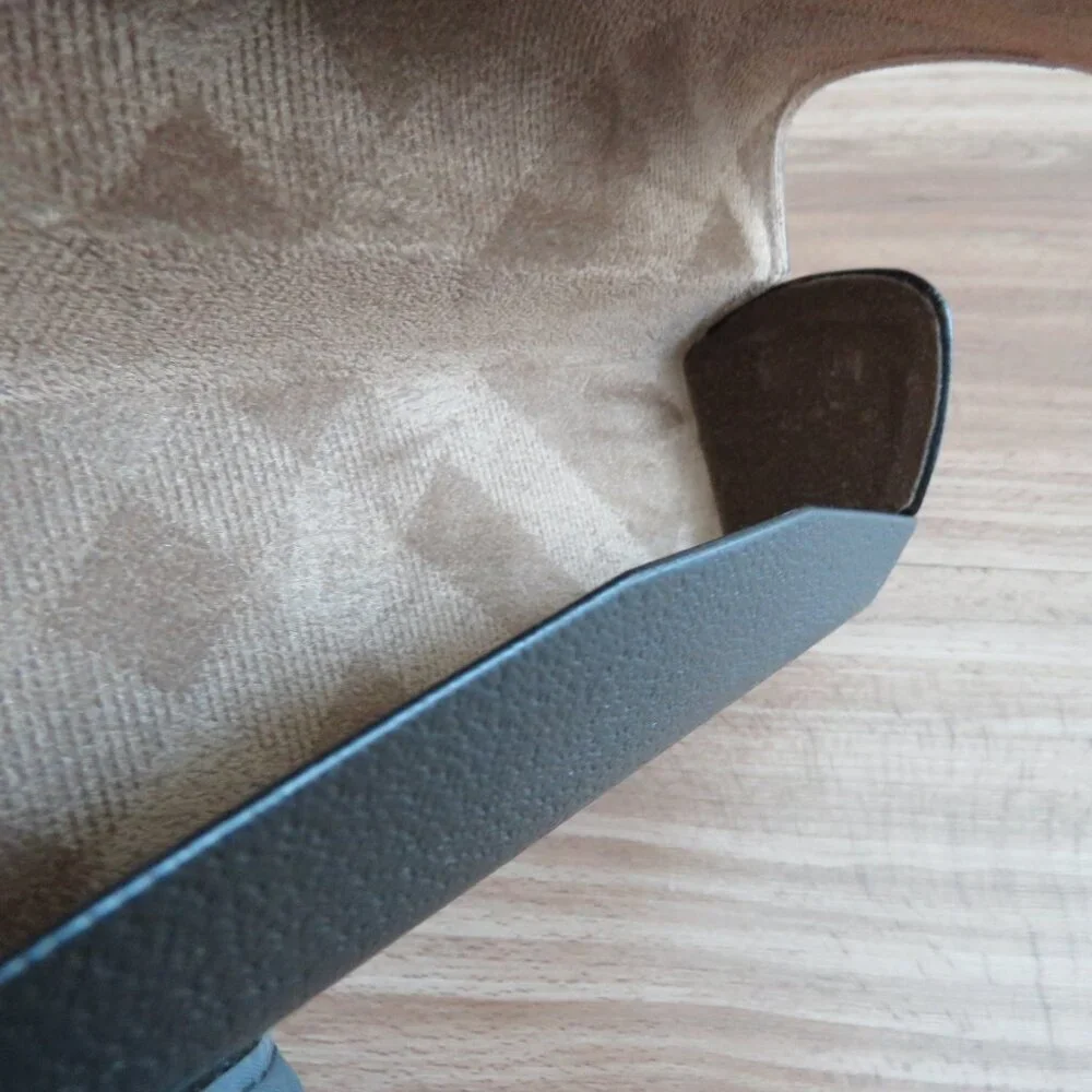 BURBERRY Magnetic Closure Hard Glasses Sunglasses Case